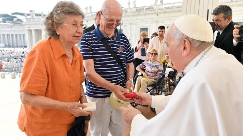Il Papa: si impari a testimoniare Cristo pur nella fragilità della vecchiaia