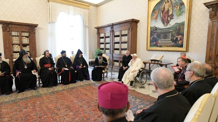 El Papa y los miembros de la Comisión Mixta Internacional para el diálogo teológico entre la Iglesia católica y las Iglesias ortodoxas orientales