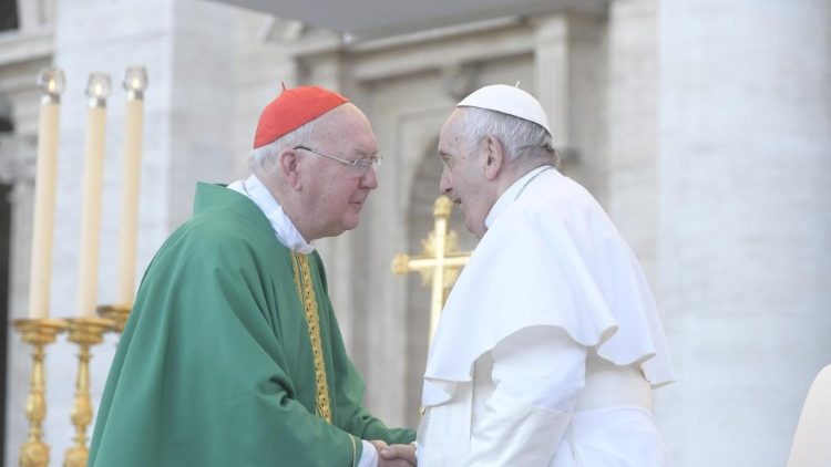 Papst Franziskus und Kardinal Farrell