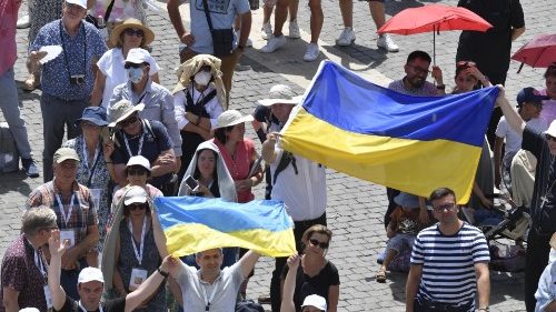 Папа: не забуваймо про народ України, де не припиняються бомбардування