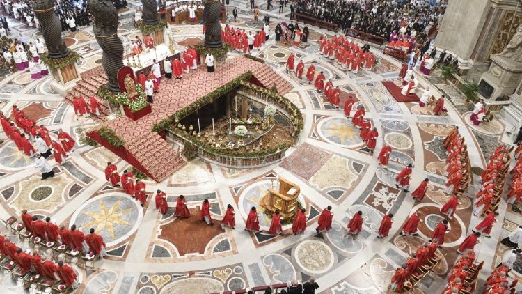 Ilustrační foto: dnešní slavnost sv. Petra a Pavla ve Vatikánské bazilice