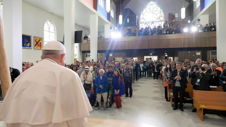 Papa Francesco incontra le Popolazioni Indigene e i Membri della Comunità Parrocchiale presso la Chiesa del Sacro Cuore, a Edmonton, Canada