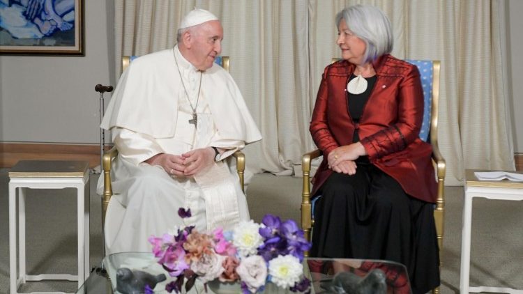 La visita del Papa alla governatrice generale del Canada, Mary May Simon