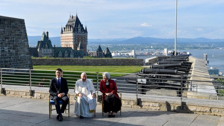 Il Papa con il primo ministro canadese Justin Trudeau e la governatrice generale Mary May Simon