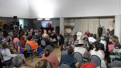 El Papa: Promover comunidades que no uniformen sino abiertas 