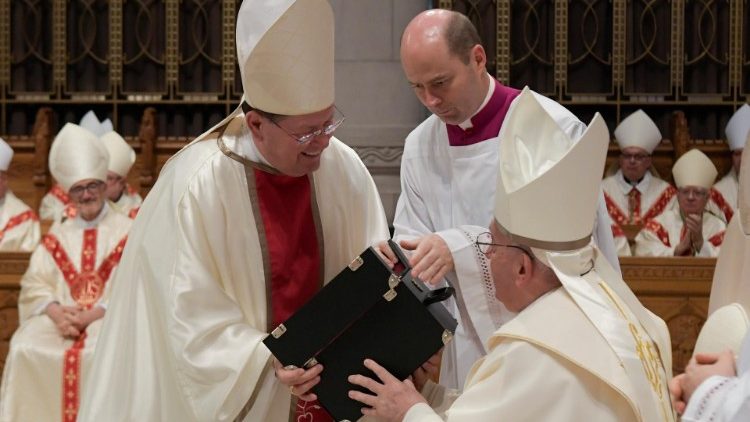 Cardeal Gerald Cyprien Lacroix, arcebispo de Quebec, primaz do Canadá, com o Papa Francisco