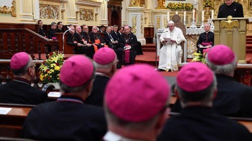Ministries in the Church: Pope calls for a dialogue with Bishops