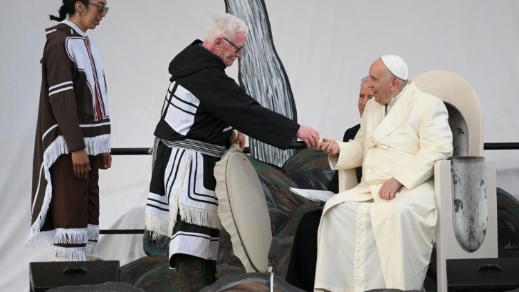 Папа Франциск на встрече в Икалуите (29 июля 2022 г.)
