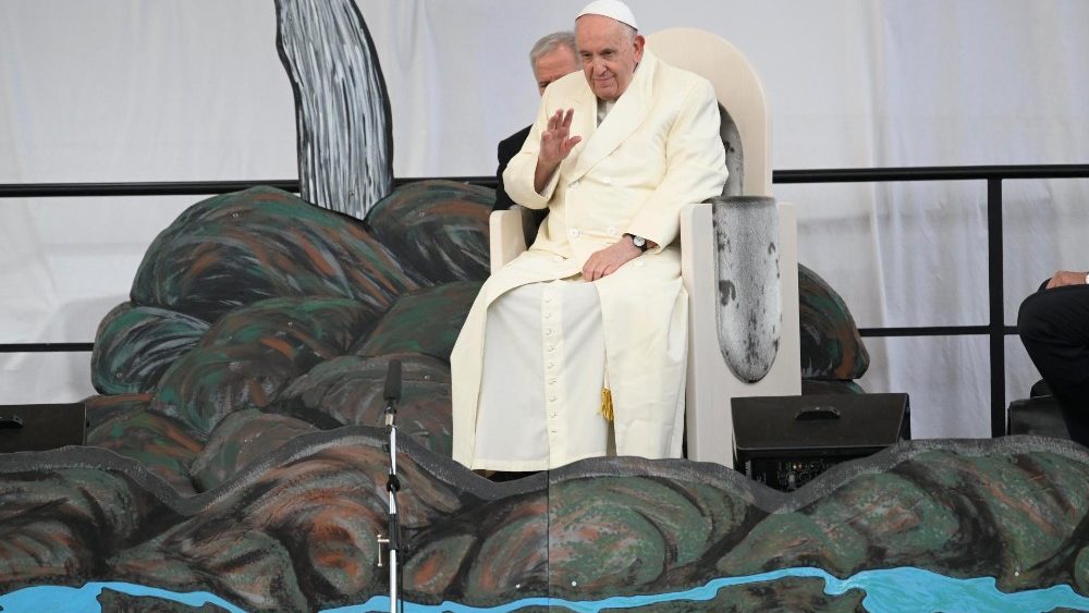 Encontro com jovens e idosos conclui viagem do Papa ao 䲹Բ娢