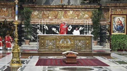 Homília kardinála Re pri poslednej rozlúčke s kard. Jozefom Tomkom
