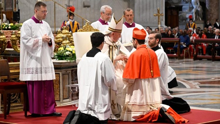 Francisco a los nuevos purpurados: "¿Cuento con ustedes?". (Vatican Media)