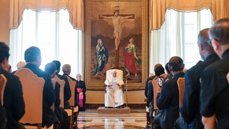 Папа Франциск на встрече с участниками Генерального капитула Отцов Шёнштатта (Ватикан, 1 сентября 2022 г.)