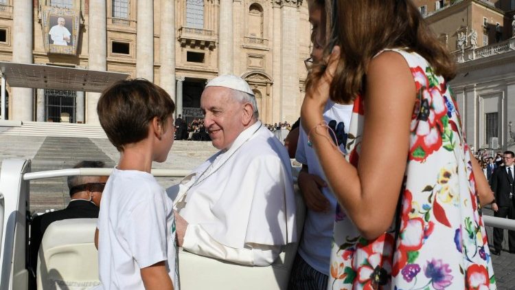 Papież: niech Maryja udzieli pociechy wszystkim matkom
