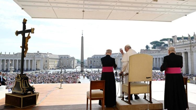 Papst Franziskus hält bei der Generalaudienz Rückschau auf seine Kasachstan-Reise