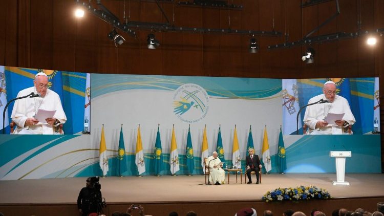 Rencontre du Pape François avec les autorités, la société civile et le corps diplomatique du Kazakhstan, le 13 septembre 2022