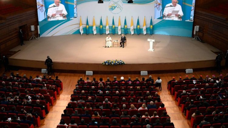 Papežova promluva ke kazašským vládním představitelům v úterý 13. září, Nur Sultan