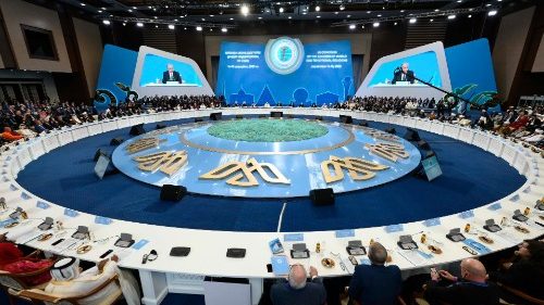 Pápež na kongrese v Kazachstane: Náboženstvá nie sú problémom, ale súčasťou riešenia