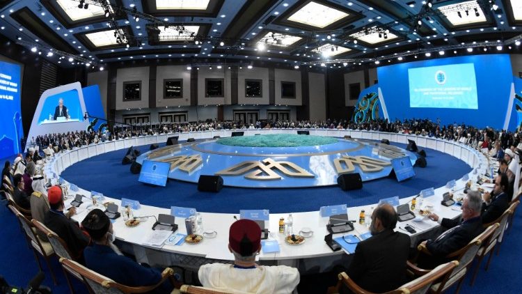 Großer runder Tisch: Beim 7. Kongress der Religionen in Nur-Sultan, der Hauptstadt Kasachstans
