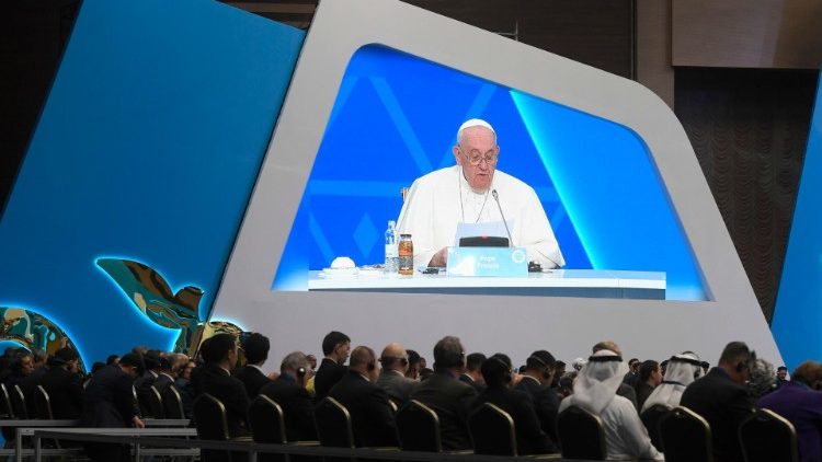 Ferenc pápa a kazahszáni világvallások kongresszusának megnyitóján
