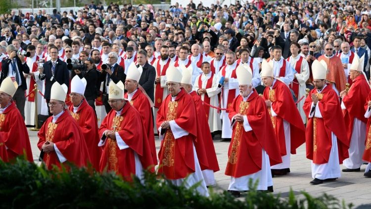 Procesija biskupa i kardinala na misi slavljenoj na EXPO Grounds u Nur-Sultanu 