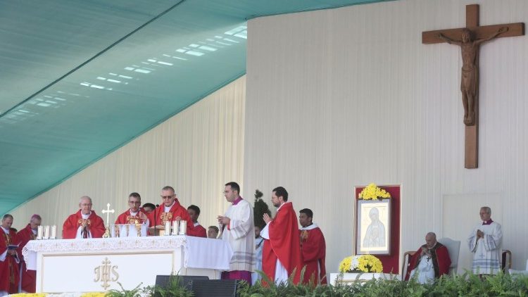 Oltar na misi slavljenoj na EXPO Grounds u Nur-Sultanu 
