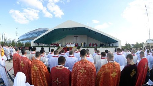 VIDEO Povzetek 2. dne papeževega apostolskega potovanja v Kazahstanu