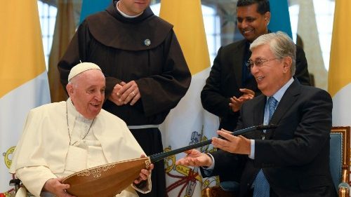 Papst Franziskus beendet Kasachstan-Reise