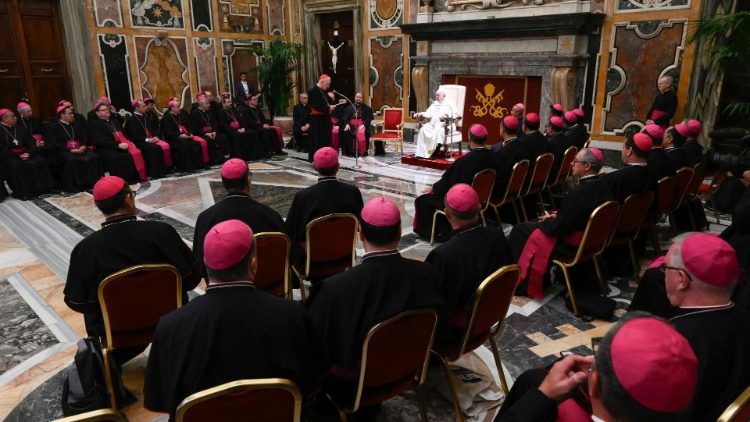 El Papa en la audiencia a los Nuevos Obispos