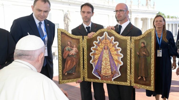 Papież do Polaków: propagujcie dziedzictwo św. Jana Pawła II
