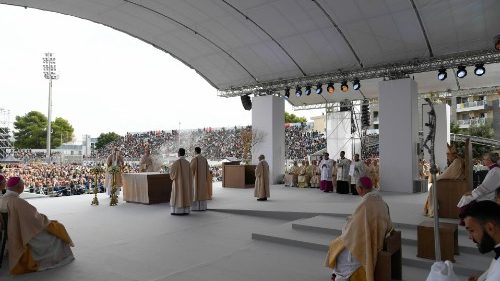 Il Papa affida a Maria i bisogni del mondo: Myanmar, Ucraina, Camerun e migranti