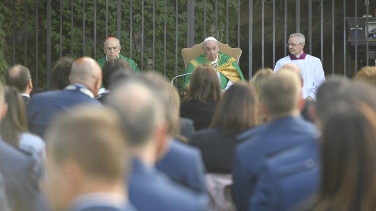 Il Papa durante la Messa per il Corpo della Gendarmeria