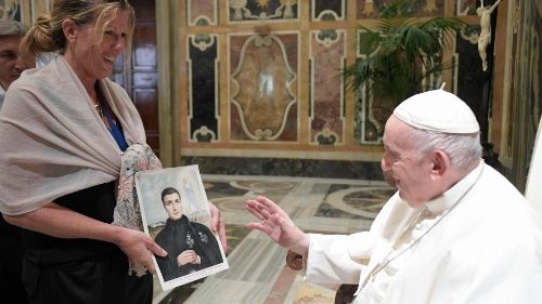 Pape François: les saints sont des perles précieuses, «un catéchisme en image»
