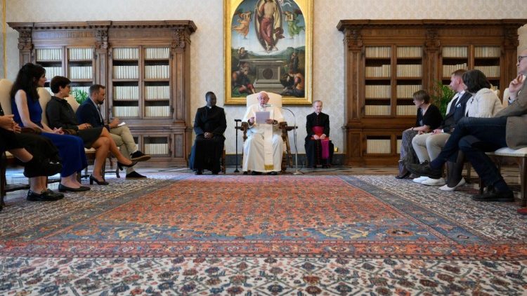 El Papa recibe a los capellanes escolares de la Suiza francesa