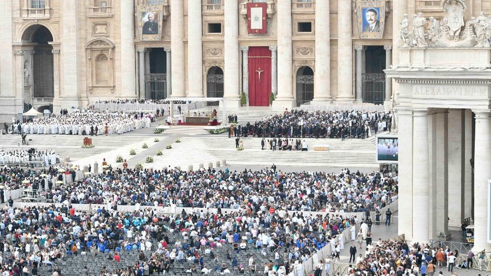2022.10.09 Cappella Papale per la Canonizzazione dei Beati : Giovanni Battista Scalabrini - Artemide Zatti