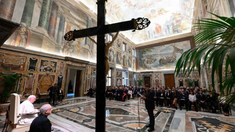 Il Papa nell'udienza al Pontificio Istituto Missioni Estere (Pime) per i 150 anni della Rivista "Mondo e Missione"