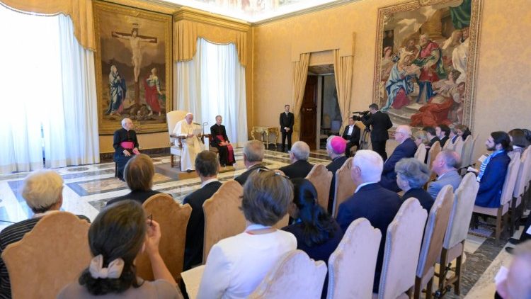 Papež promlouvá k frankofonním věřícím, žijícím za hranicemi Francie