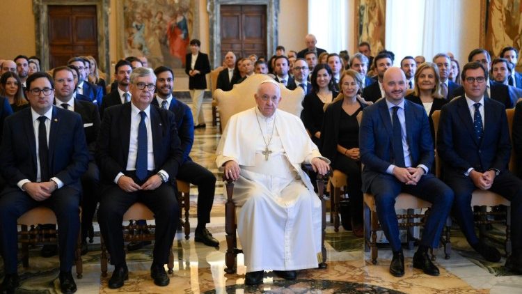 O Papa com um grupo de empresários espanhóis