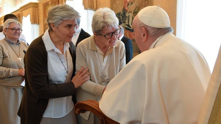 Misioneras combonianas con el Papa Francisco