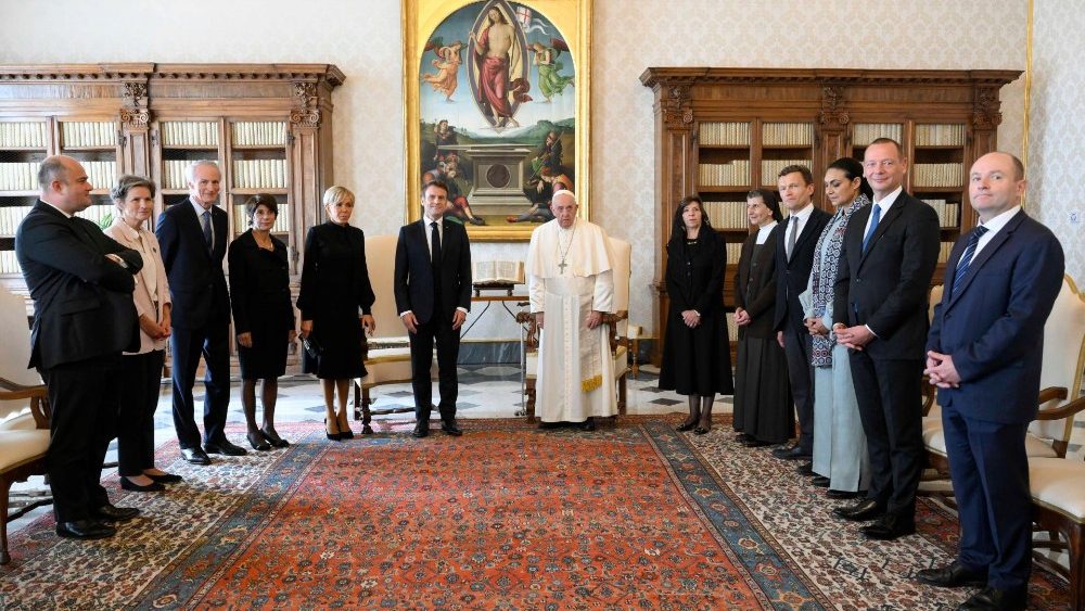 Prezident Francúzska na návšteve Vatikánu (24. okt. 2022)