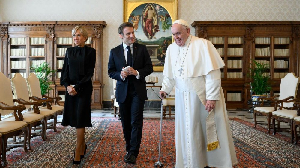 Prezident Francúzska na návšteve Vatikánu (24. okt. 2022)