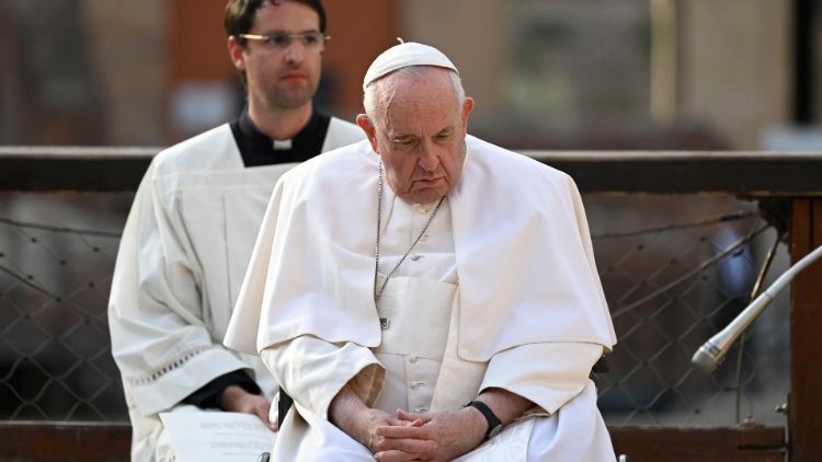 Papie? podczas modlitwy o ǰ쨮 organizowanej przez Wsplnot? ?w. Idziego