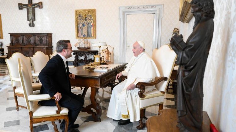 Encuentro del Papa Francisco con Xavier Bettel, Primer Ministro de Luxemburgo en el Palacio Apostólico del Vaticano