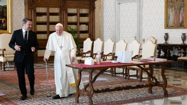 Papa recebe Xavier Bettel, primeiro-ministro de Luxemburgo
