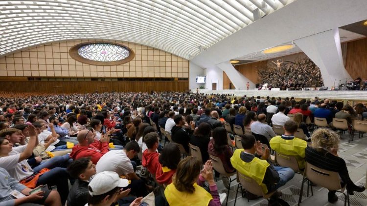 Jovens da A??o Catlica italina em audincia com o Papa (Foto arquivo)