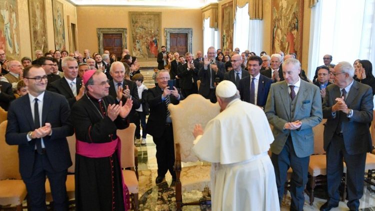 L'udienza del Papa con i partecipanti all'Incontro promosso dal Coordinamento delle Associazioni per la Comunicazione