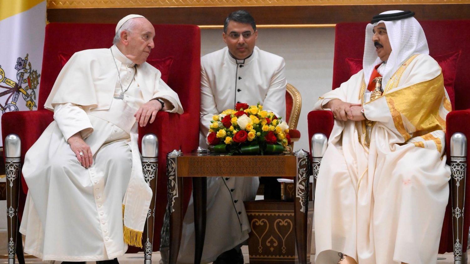 Đtc phanxicô đến bahrain và chào thăm quốc vương nước này - vatican news