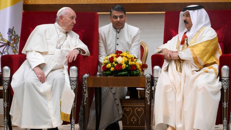 Папа Франциск с краля на Бахрейн