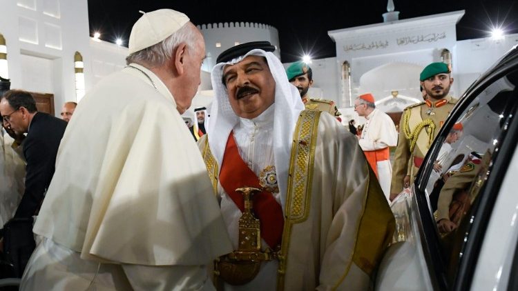 Среща на папа Франциск с властите и дипломатическия корпус в Бахрейн
