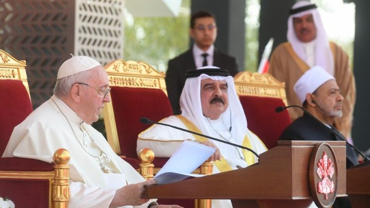 ĐTC tham dự Bế mạc Diễn đàn Bahrain