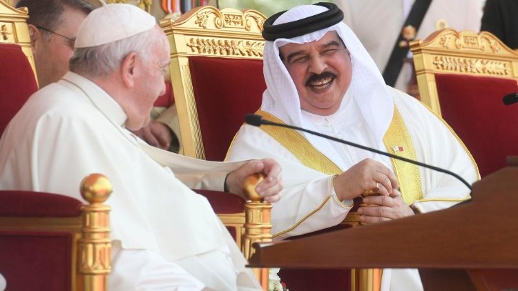 ĐTC tham dự Bế mạc Diễn đàn Bahrain